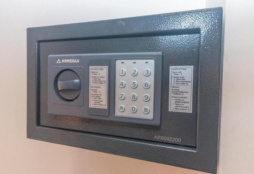 بنسيون Bet Apartments Canovas Rooms