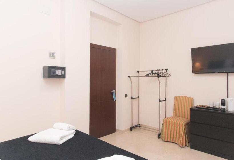 بنسيون Bet Apartments Canovas Rooms