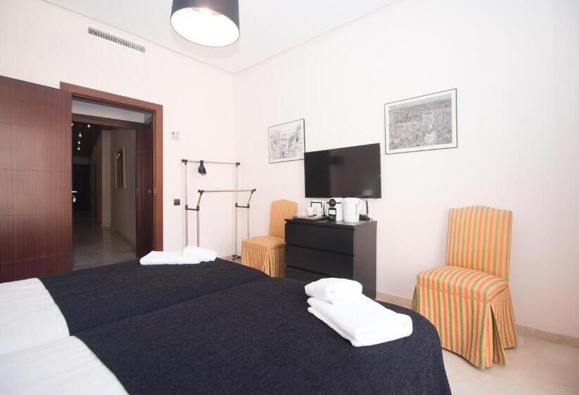 بنسيون Bet Apartments Canovas Rooms