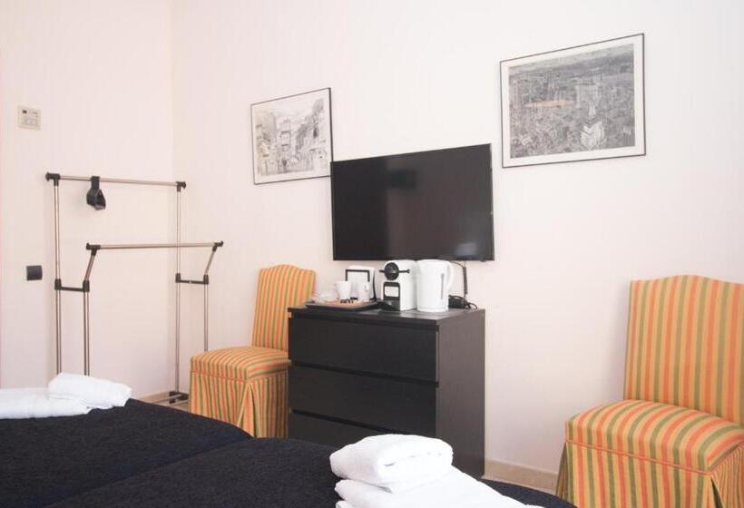 بنسيون Bet Apartments Canovas Rooms