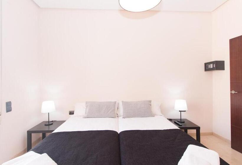 بنسيون Bet Apartments Canovas Rooms