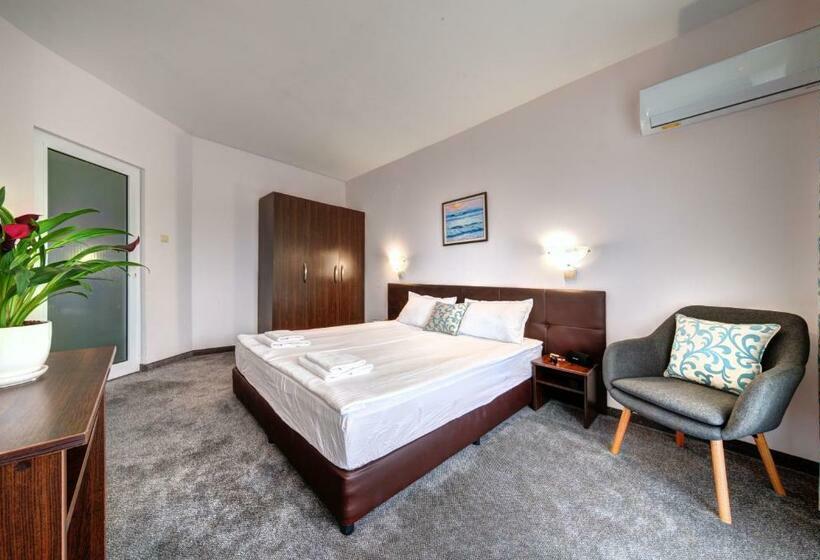 هتل хотел свети николай приморско