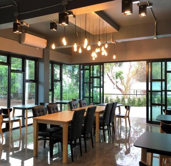 Abizz Hotel Kwanphayao