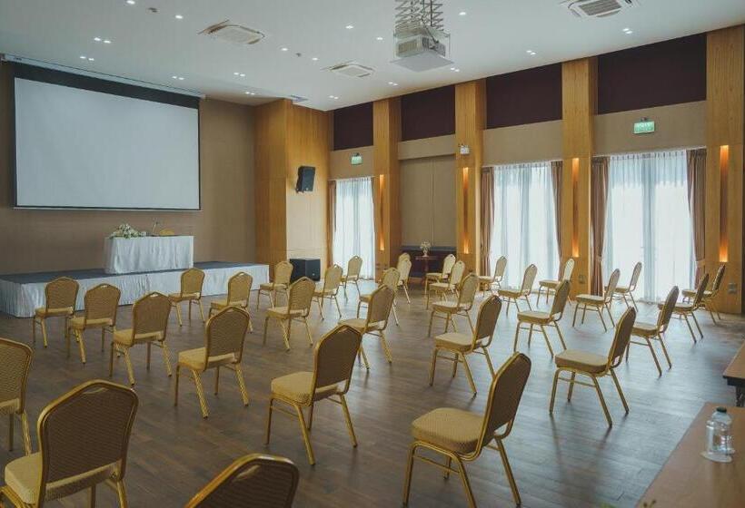 هتل The Cotton Tree Hometel