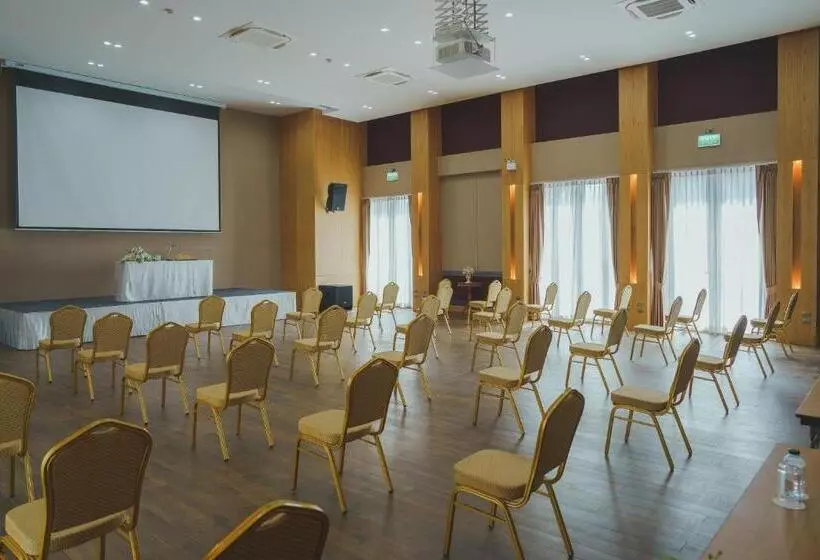 هتل The Cotton Tree Hometel