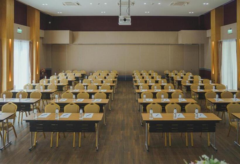 هتل The Cotton Tree Hometel