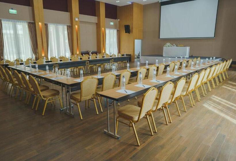 هتل The Cotton Tree Hometel