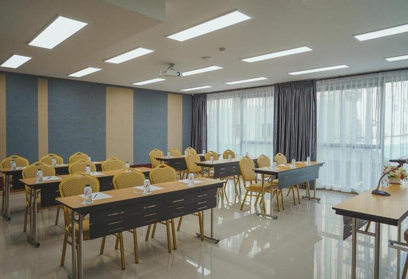 هتل The Cotton Tree Hometel