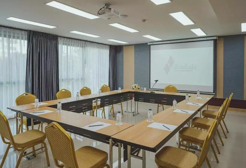 هتل The Cotton Tree Hometel