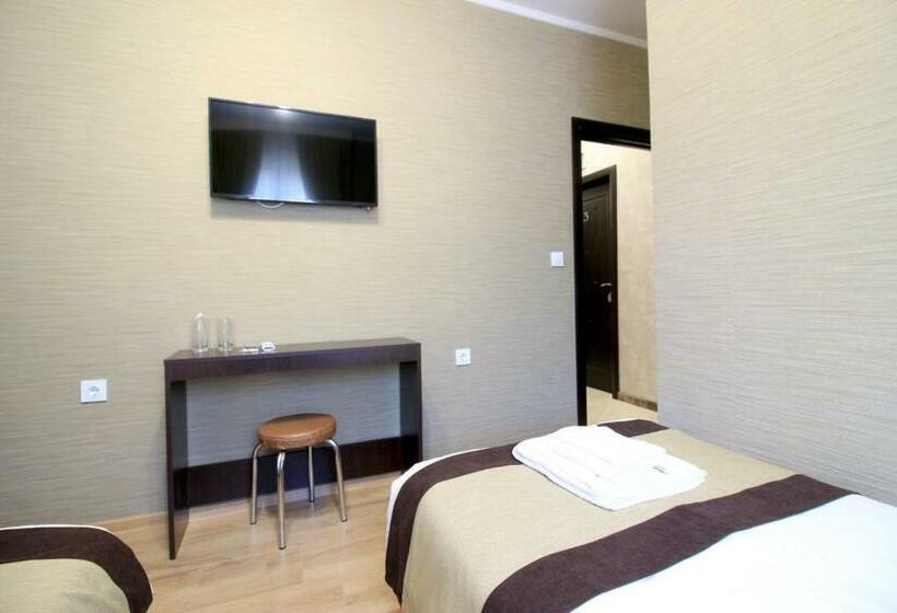 פנסיון къща за гости тони