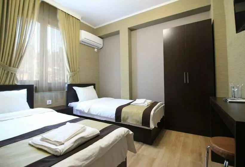 Majatalo къща за гости тони