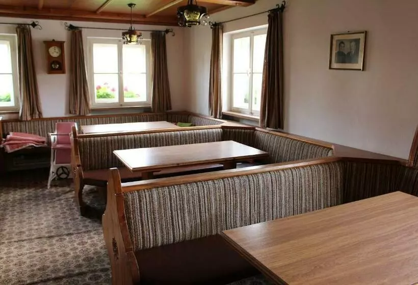 Aamiaismajoitus (B&B) Pension Klausnerhof