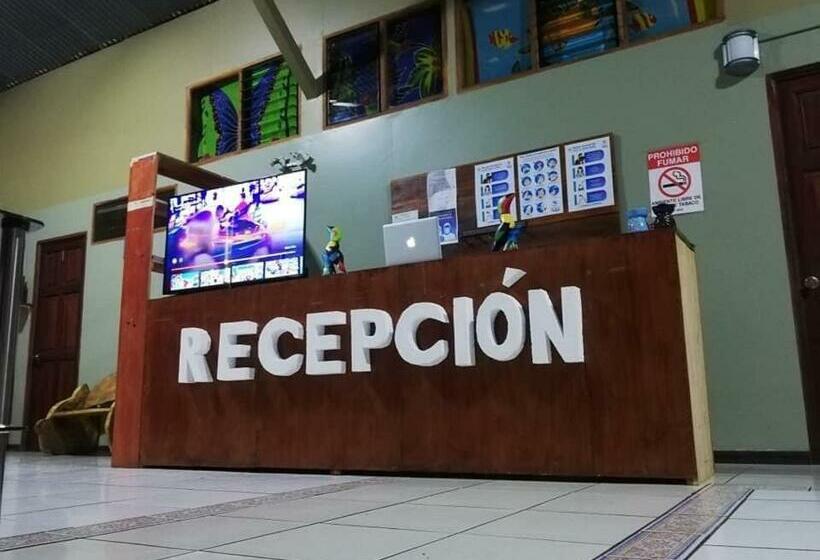 هتل Sleeping Mountain Arenal