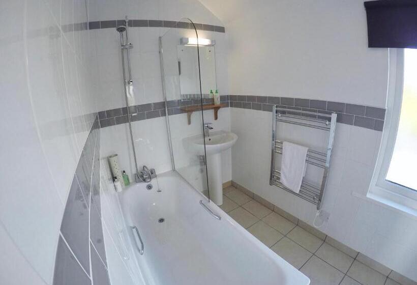 בית מלון כפרי St Columba