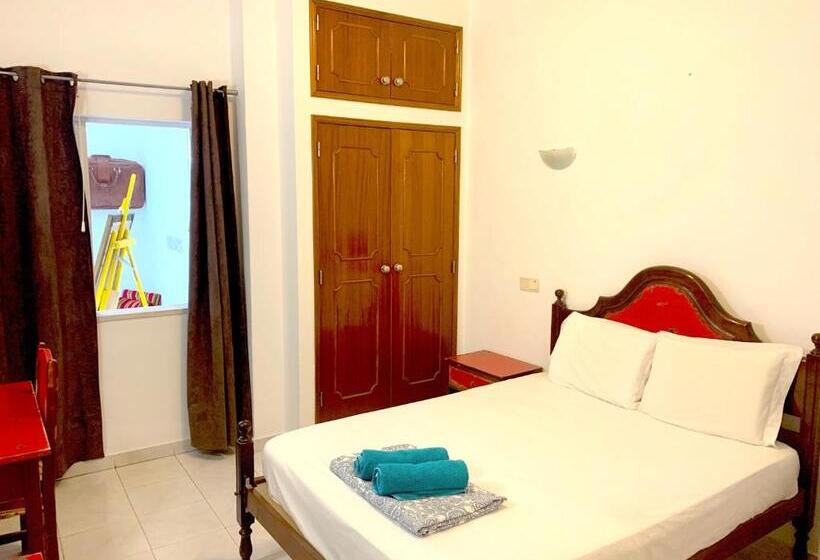 پانسیون The Central Guesthouse