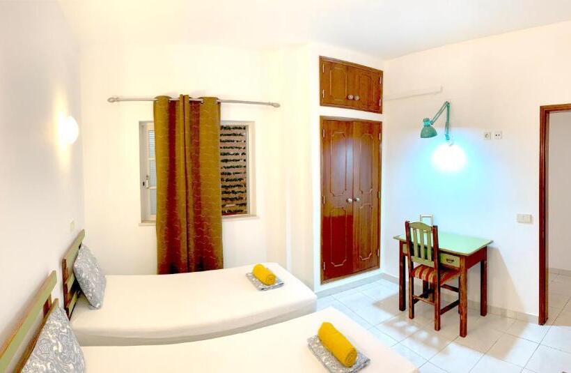 پانسیون The Central Guesthouse