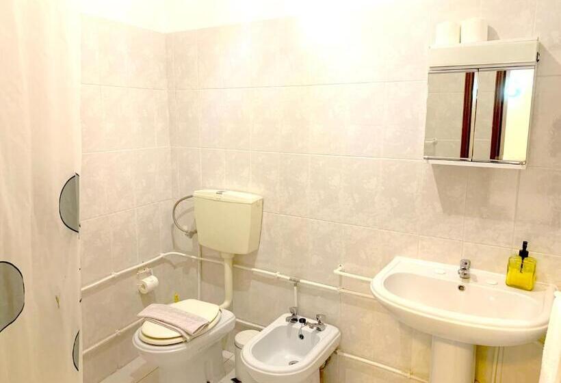 پانسیون The Central Guesthouse