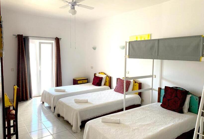 پانسیون The Central Guesthouse