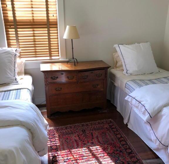 Bed and Breakfast The 1708 House