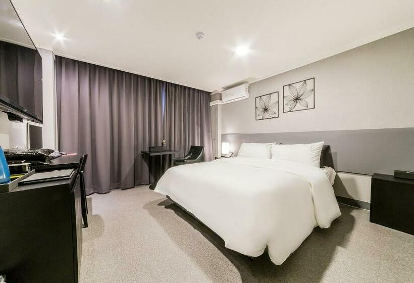 Отель Pyeongtaek Stay Tourist