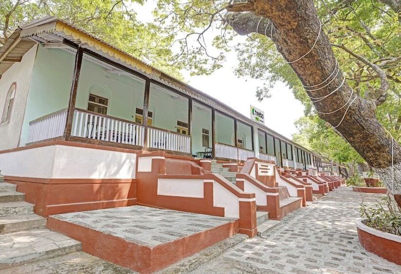 Hotel Treebo Cecil Resort, 600 Mtrs From Matheran Railway Station