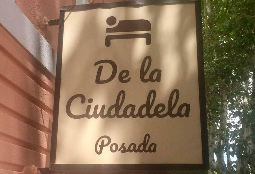 فندق صغير Posada De La Ciudadela