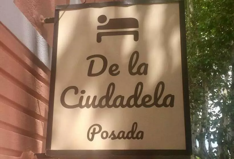 ユースホステル Posada De La Ciudadela