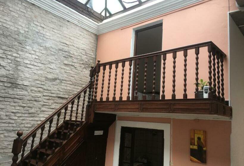 فندق صغير Posada De La Ciudadela