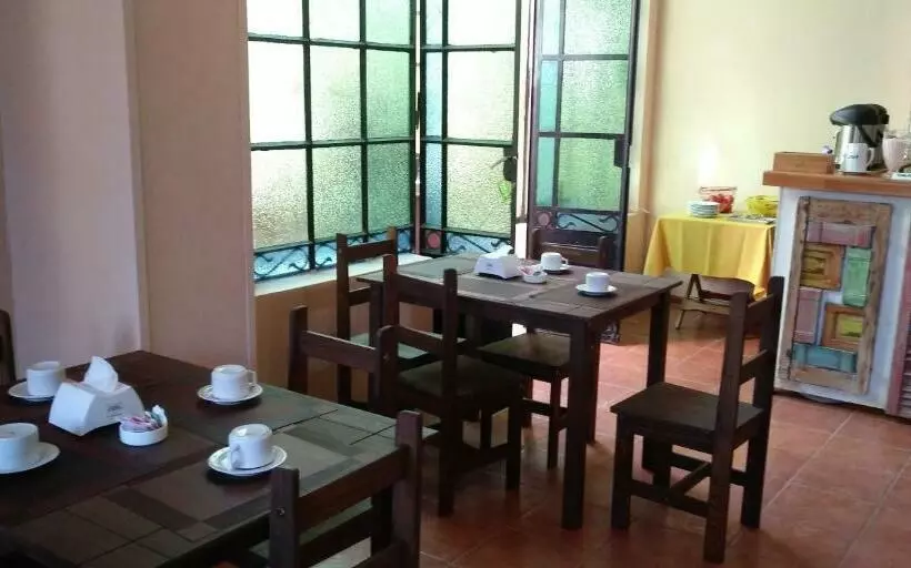 ユースホステル Posada De La Ciudadela