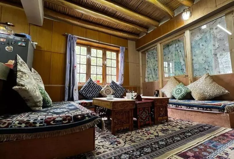 Aamiaismajoitus (B&B) Hidden Leaf Homestay