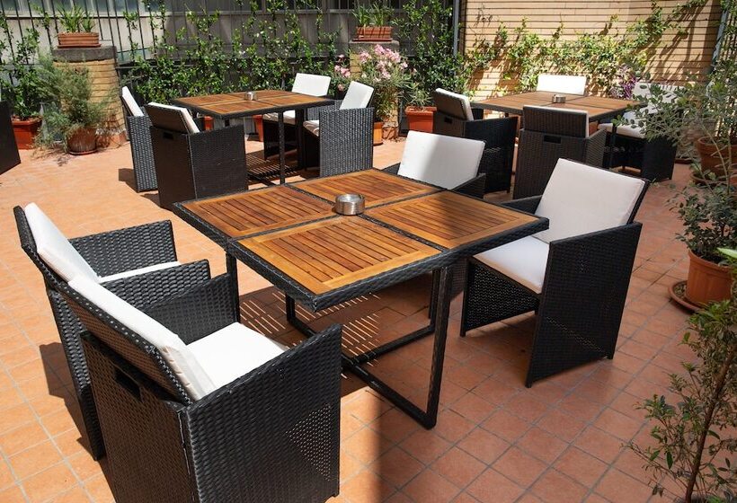 تختخواب و صبحانه The Duomo House By House In Naples