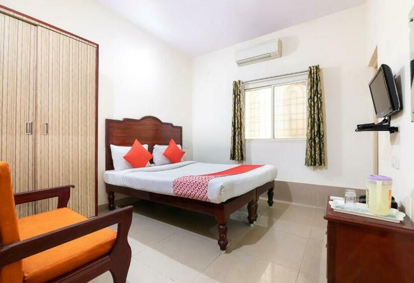 Отель O Rajmahal Boarding & Lodging