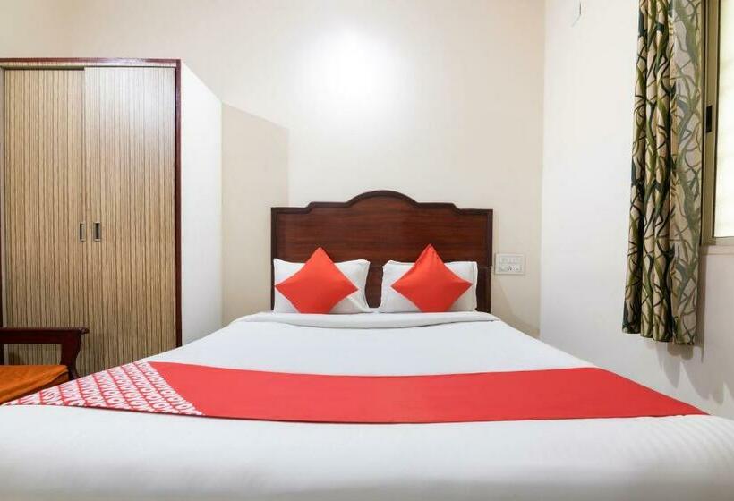 Отель O Rajmahal Boarding & Lodging