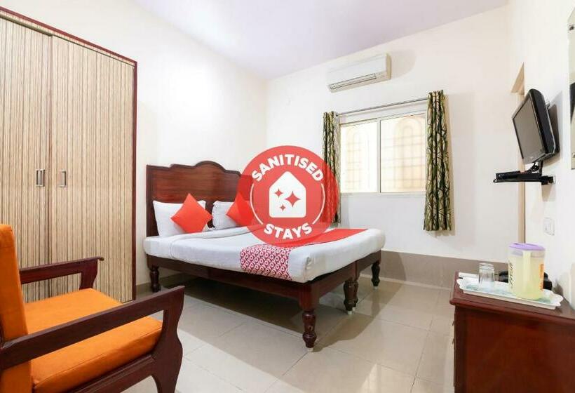 Отель O Rajmahal Boarding & Lodging