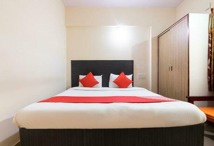 Отель O Rajmahal Boarding & Lodging