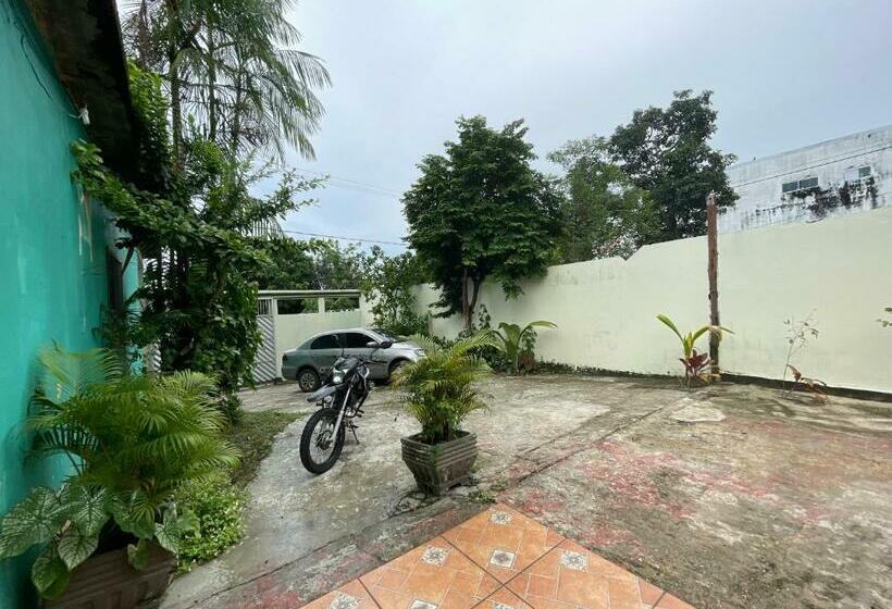 פנסיון Arapiri Guest House