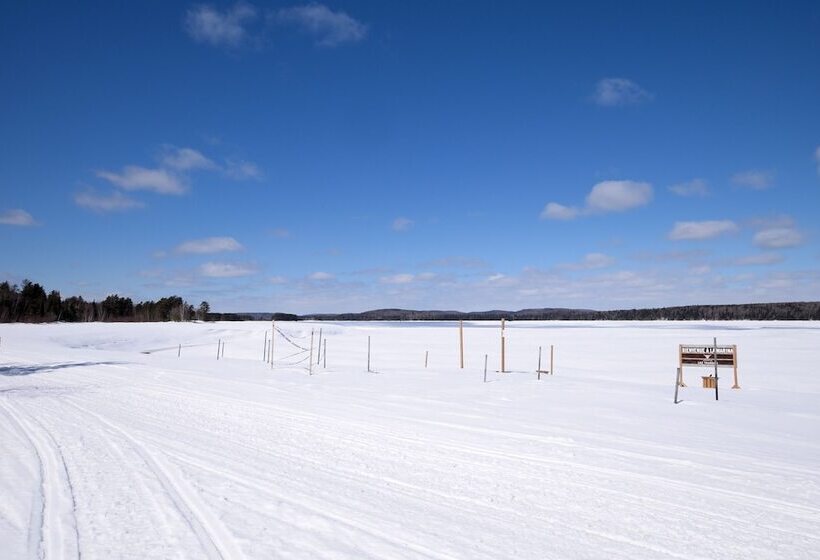 منتجع Les Condos Du Lac Taureau Rooms & Condos