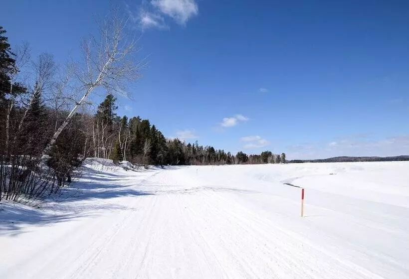 Lomakeskus Les Condos Du Lac Taureau  Rooms & Condos