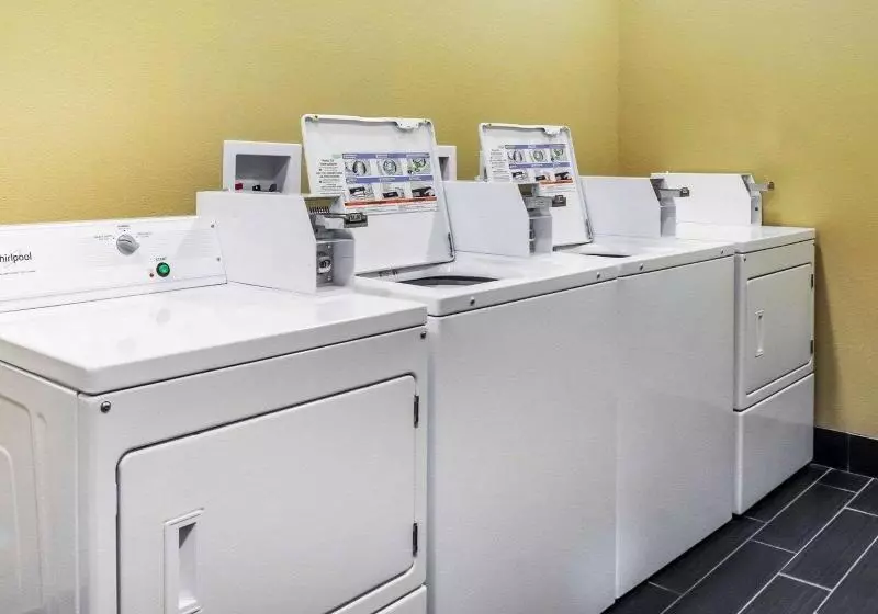 Отель Comfort Inn & Suites Artesia