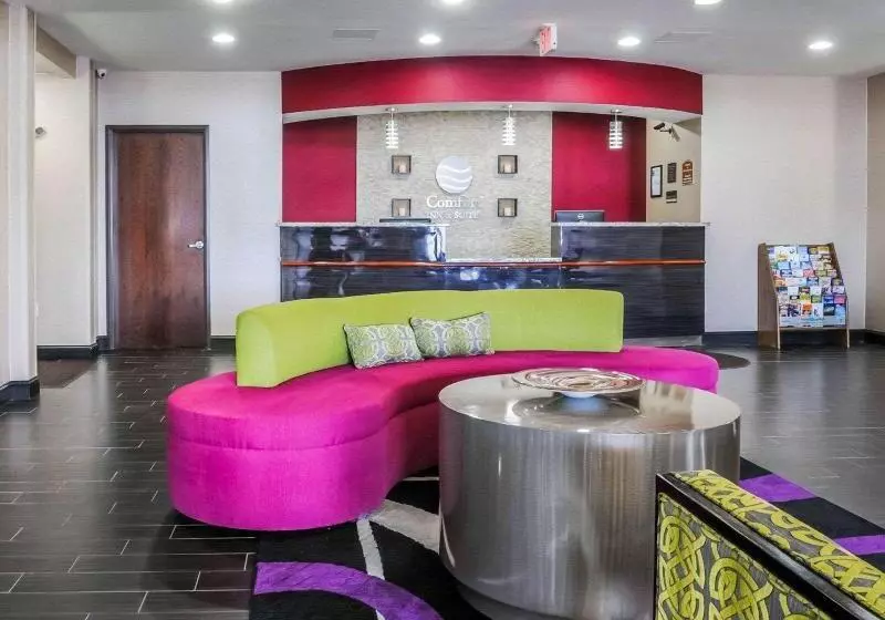 Отель Comfort Inn & Suites Artesia