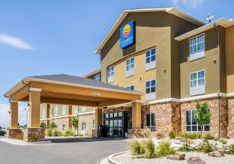 호텔 Comfort Inn & Suites Artesia