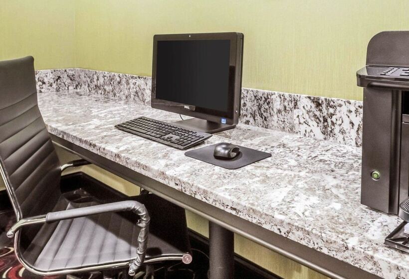 호텔 Comfort Inn & Suites Artesia