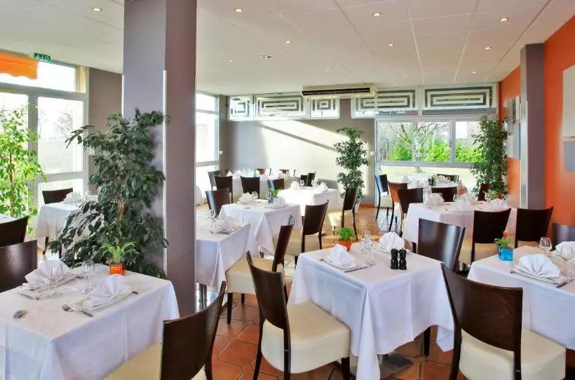 ホテル L Aquitaine Cahors Sud