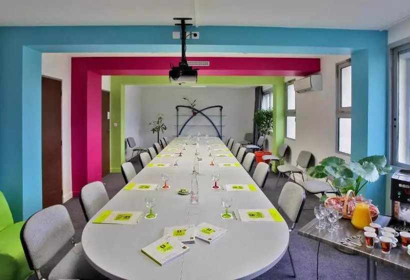 ホテル L Aquitaine Cahors Sud