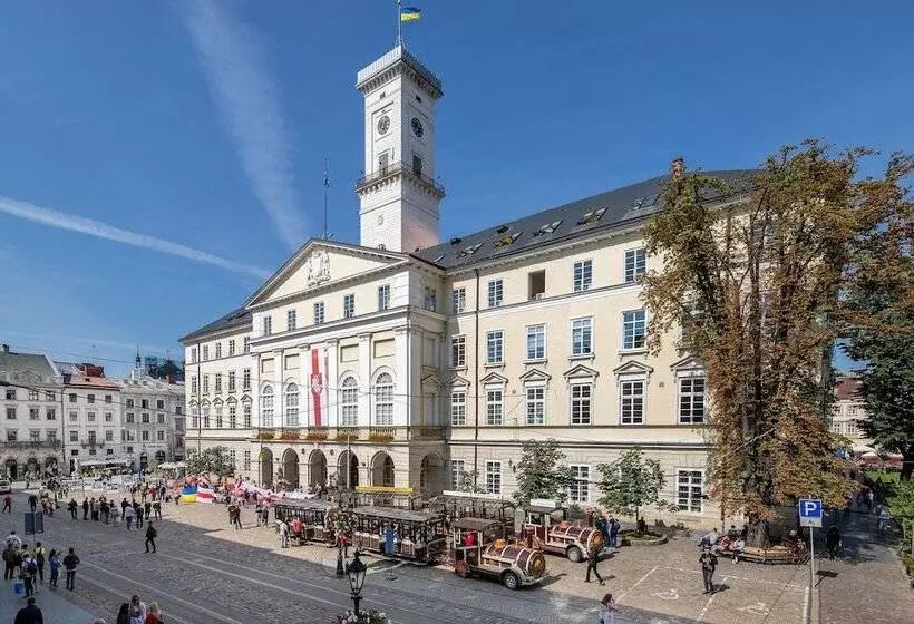 فندق On The Square