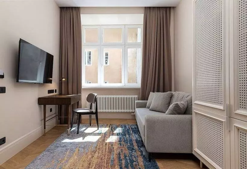 فندق On The Square