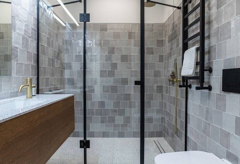 فندق On The Square