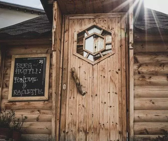 בית מלון כפרי Priva Alpine Lodge Lenzerheide