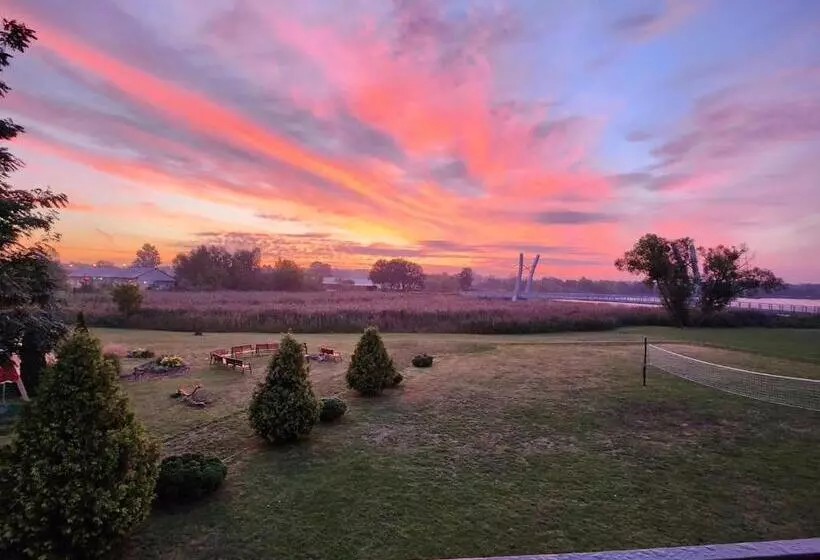 Отель Przylądek Daglezja Nad Jeziorem Kórnickim