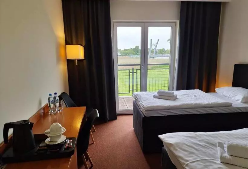 Отель Przylądek Daglezja Nad Jeziorem Kórnickim